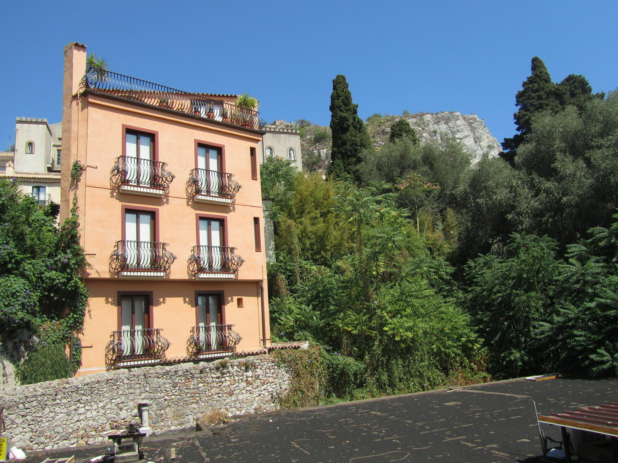 Comeinsicily - Al Teatro Apartment Taormina Luaran gambar